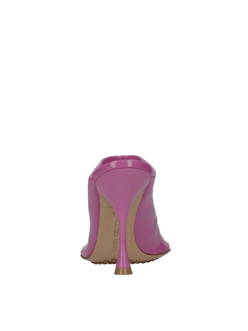 Mules in pelle lucida BOTTEGA VENETA | 673780 V10M0 5642VIOLA
